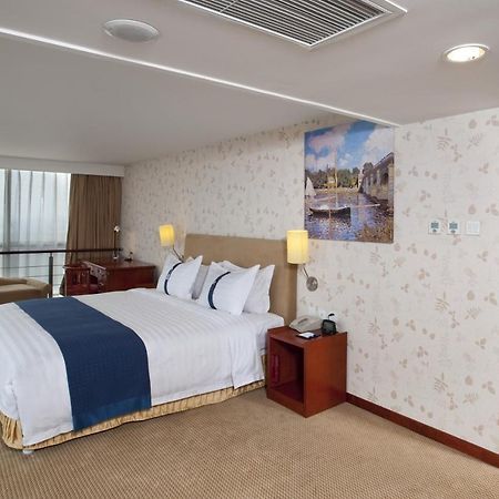 Holiday Inn Express Tianjin Dongli, An Ihg Hotel Экстерьер фото