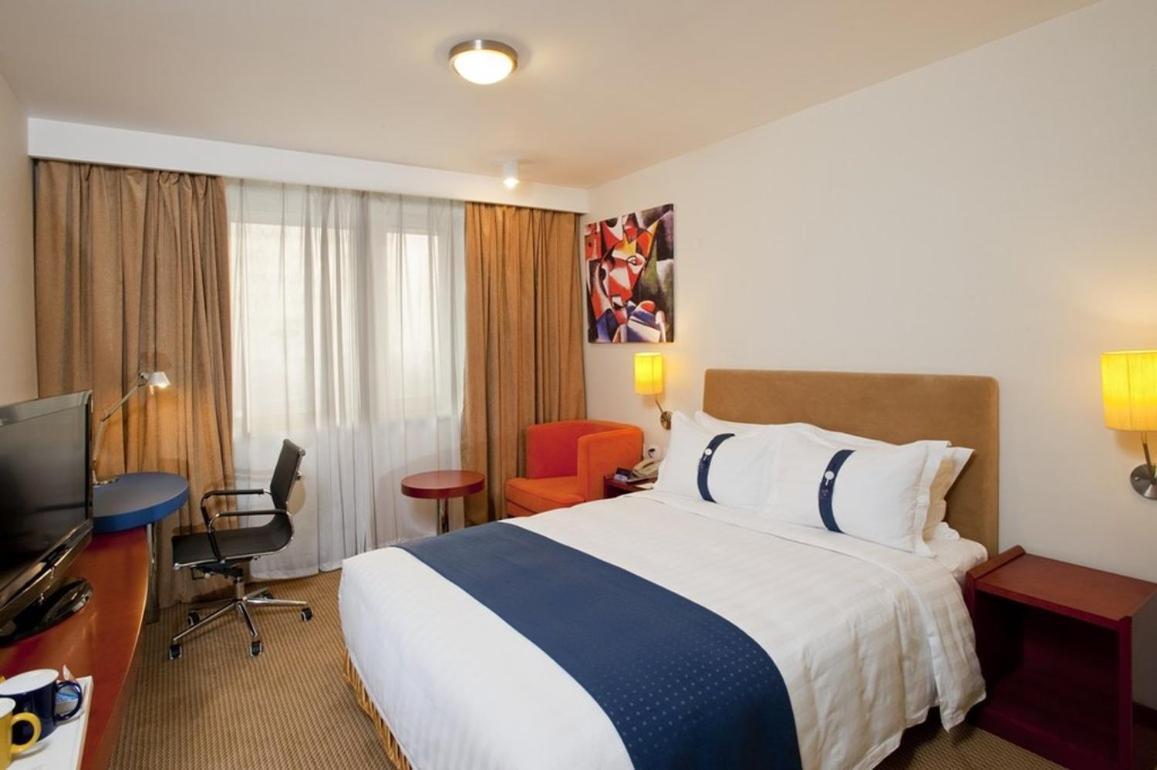 Holiday Inn Express Tianjin Dongli, An Ihg Hotel Экстерьер фото