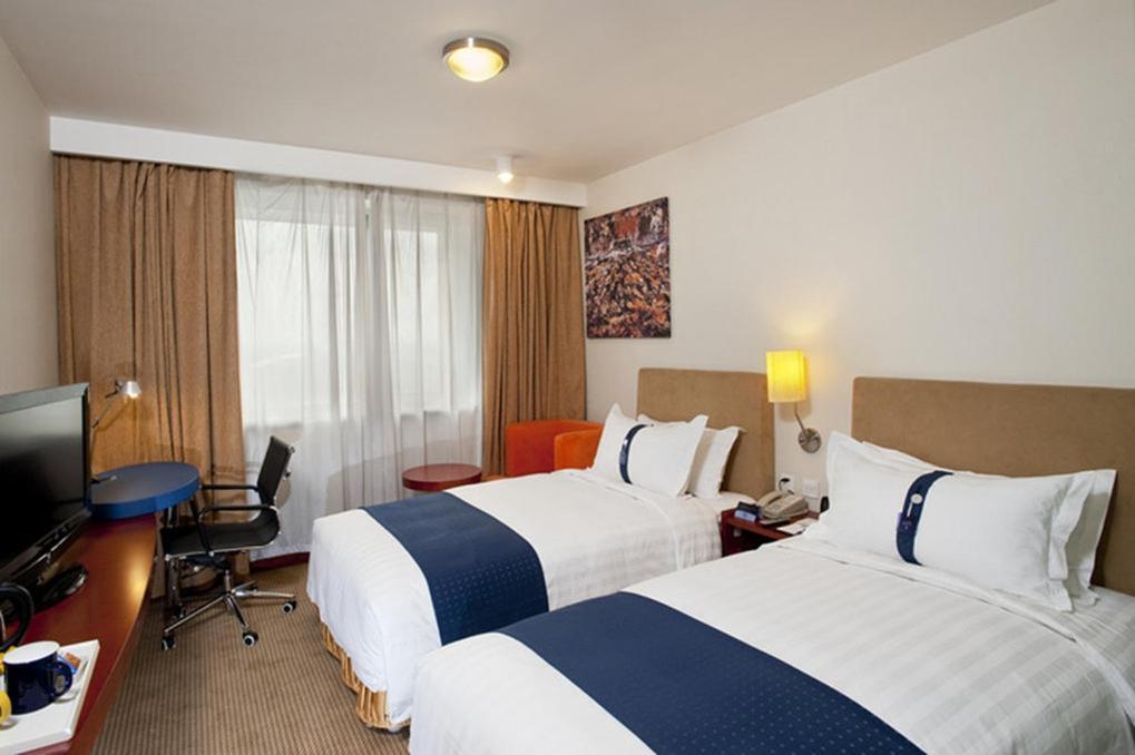 Holiday Inn Express Tianjin Dongli, An Ihg Hotel Экстерьер фото